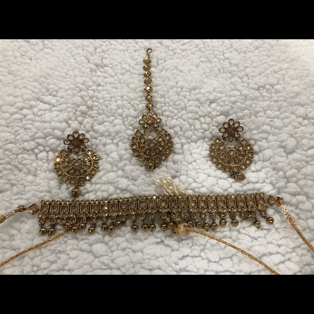 Traditional Gold Indian Jewelry Set